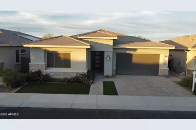 2852 E Robin Lane E, Phoenix, AZ 85050 - Photo 1