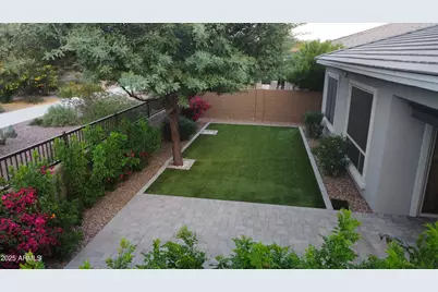 2852 E Robin Lane E, Phoenix, AZ 85050 - Photo 30