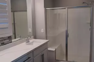 2852 E Robin Ln E, Phoenix, AZ 85050 - Photo 20