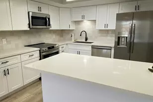 8215 N 21st Dr, Phoenix, AZ 85021 - Photo 36