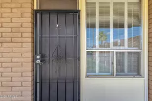 3737 E Turney Ave, Phoenix, AZ 85018 - Photo 12