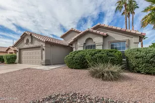 840 S Pineview Dr, Chandler, AZ 85226 - Photo 2