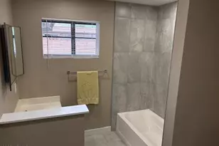 6532 W Medlock Dr, Glendale, AZ 85301 - Photo 8