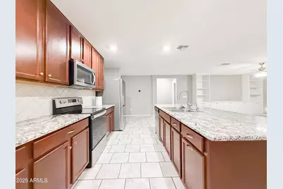 3349 W Donner Drive, Phoenix, AZ 85041 - Photo 6