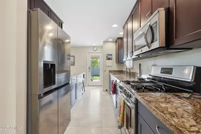 8231 E Jackrabbit Road, Scottsdale, AZ 85250 - Photo 10