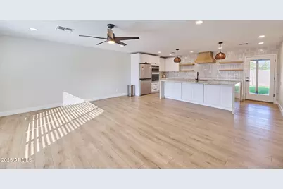 8708 E Jackrabbit Road, Scottsdale, AZ 85250 - Photo 2