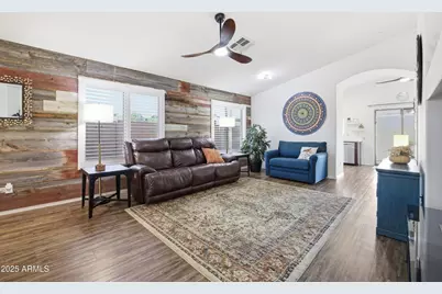 2046 W Appaloosa Way, San Tan Valley, AZ 85144 - Photo 4