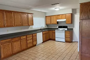 7827 W College Dr, Phoenix, AZ 85033 - Photo 6