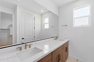 17767 W Crawfordsville Dr, Surprise, AZ 85388 - Photo 120