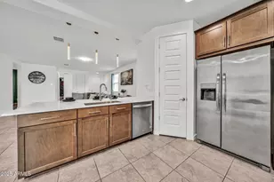 12451 W Kaler Dr, Glendale, AZ 85307 - Photo 10