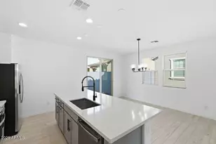 10046 W Piccadilly Rd, Avondale, AZ 85392 - Photo 8