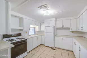 1050 W Buist Ave, Phoenix, AZ 85041 - Photo 14