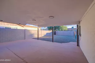 5539 W Wilshire Dr, Phoenix, AZ 85035 - Photo 36