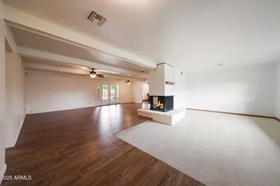 110 W Las Palmaritas Drive, Phoenix, AZ 85021 - Photo 2