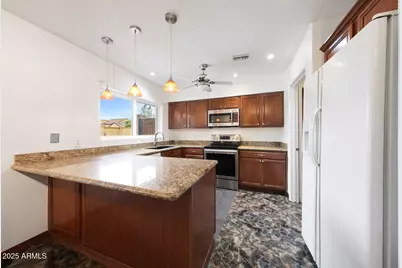 110 W Las Palmaritas Drive, Phoenix, AZ 85021 - Photo 10