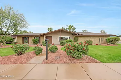 110 W Las Palmaritas Drive, Phoenix, AZ 85021 - Photo 1