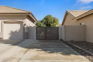 24415 N 43rd Dr, Glendale, AZ 85310 - Photo 4