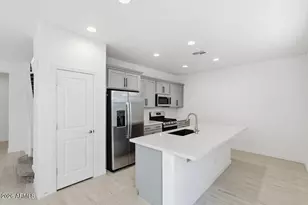 10048 W Piccadilly Rd, Avondale, AZ 85392 - Photo 6