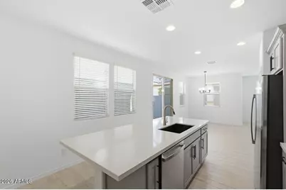 10048 W Piccadilly Road, Avondale, AZ 85392 - Photo 10