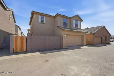 10048 W Piccadilly Road, Avondale, AZ 85392 - Photo 32