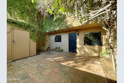 5330 N Central Avenue #19, Phoenix, AZ 85012 - Photo 1