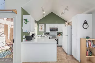 1633 E Lakeside Dr, Gilbert, AZ 85234 - Photo 12