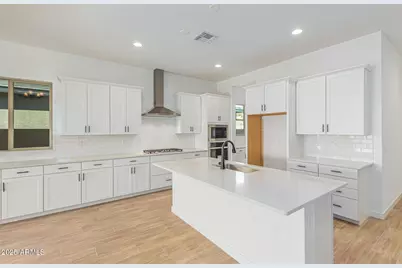 16961 W Desert Lane, Goodyear, AZ 85338 - Photo 10