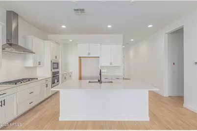 16961 W Desert Lane, Goodyear, AZ 85338 - Photo 2