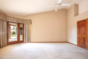 1129 E Knight Ln, Tempe, AZ 85284 - Photo 16