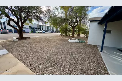 2332 E Flower Street, Phoenix, AZ 85016 - Photo 4