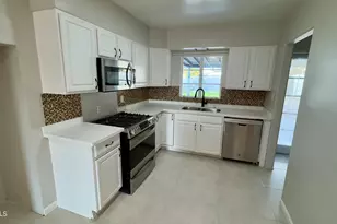 2332 E Flower St, Phoenix, AZ 85016 - Photo 12