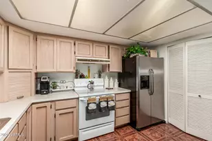 21 W Casa Hermosa Dr, Phoenix, AZ 85021 - Photo 14