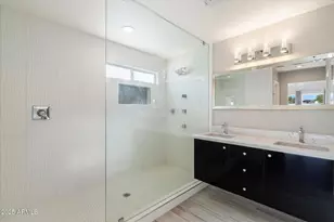 8835 W Michelle Dr, Peoria, AZ 85382 - Photo 16