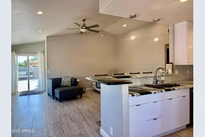 8835 W Michelle Drive, Peoria, AZ 85382 - Photo 8