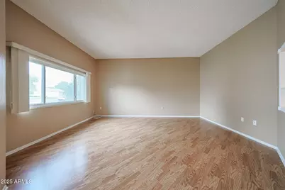 10433 W Hutton Drive, Sun City, AZ 85351 - Photo 16