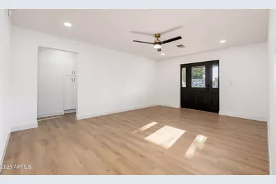 6221 N 20th Lane, Phoenix, AZ 85015 - Photo 12