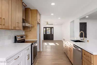 6221 N 20th Lane, Phoenix, AZ 85015 - Photo 6