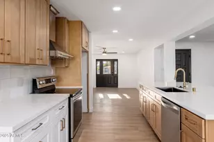 6221 N 20th Ln, Phoenix, AZ 85015 - Photo 6