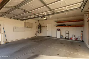 11010 W Griswold Rd, Peoria, AZ 85345 - Photo 32