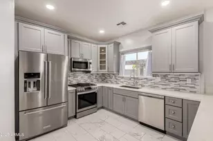 11010 W Griswold Rd, Peoria, AZ 85345 - Photo 14