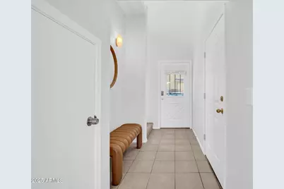 2929 N 37th Street #10, Phoenix, AZ 85018 - Photo 2
