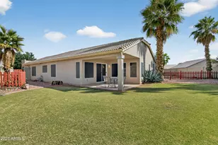 15481 W Mauna Loa Ln, Surprise, AZ 85379 - Photo 8