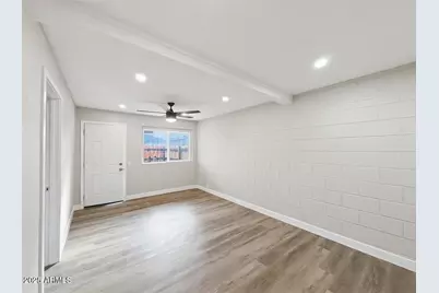 513 E Hatcher Road #6, Phoenix, AZ 85020 - Photo 2