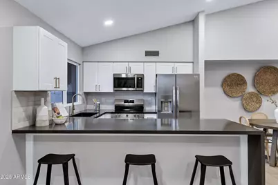 9118 N 68th Lane, Peoria, AZ 85345 - Photo 14