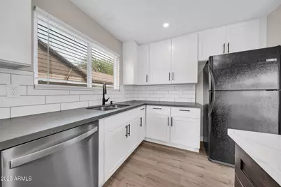 6720 N 71st Avenue, Glendale, AZ 85303 - Photo 12