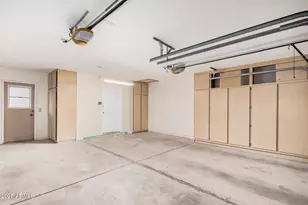 9842 W Royal Oak Rd, Sun City, AZ 85351 - Photo 32