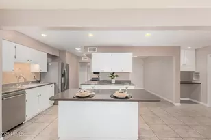 9842 W Royal Oak Rd, Sun City, AZ 85351 - Photo 10