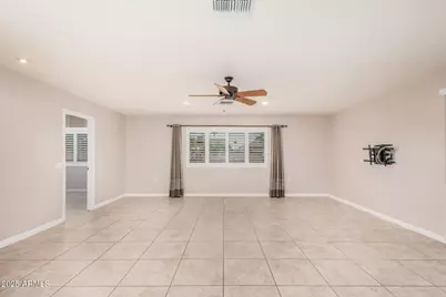 9842 W Royal Oak Road, Sun City, AZ 85351 - Photo 8