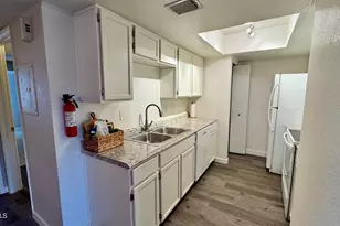 4211 E Palm Ln, Phoenix, AZ 85008 - Photo 8