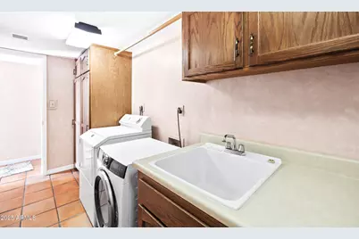 911 W Gleneagles Drive, Phoenix, AZ 85023 - Photo 30